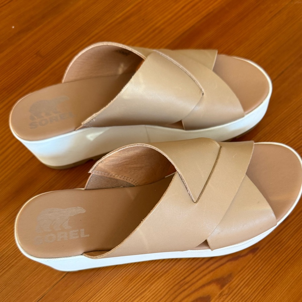 Sorel Tan and White Wedge Sandals Modern Comfort
